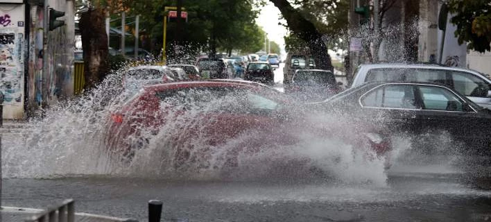 Ξεκινούν αντιπλημμυρικά έργα προστασίας από τις Ενοπλες Δυνάμεις σε Ραφήνα-Μαραθώνα